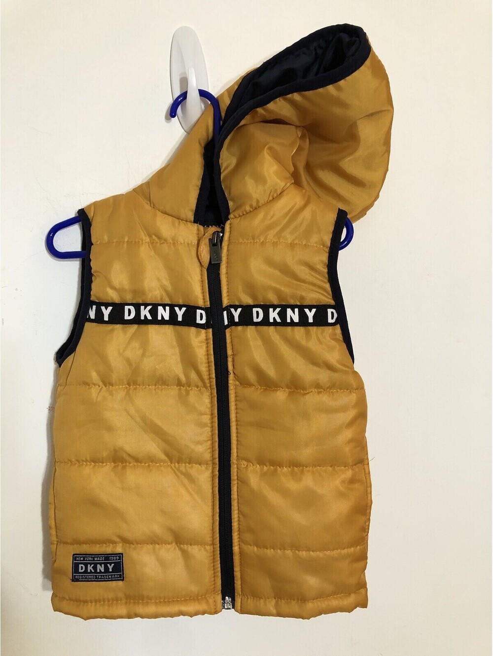 DKNY Boys Size 3T Puffer Vest Hooded Full Zip Gold Black Warm